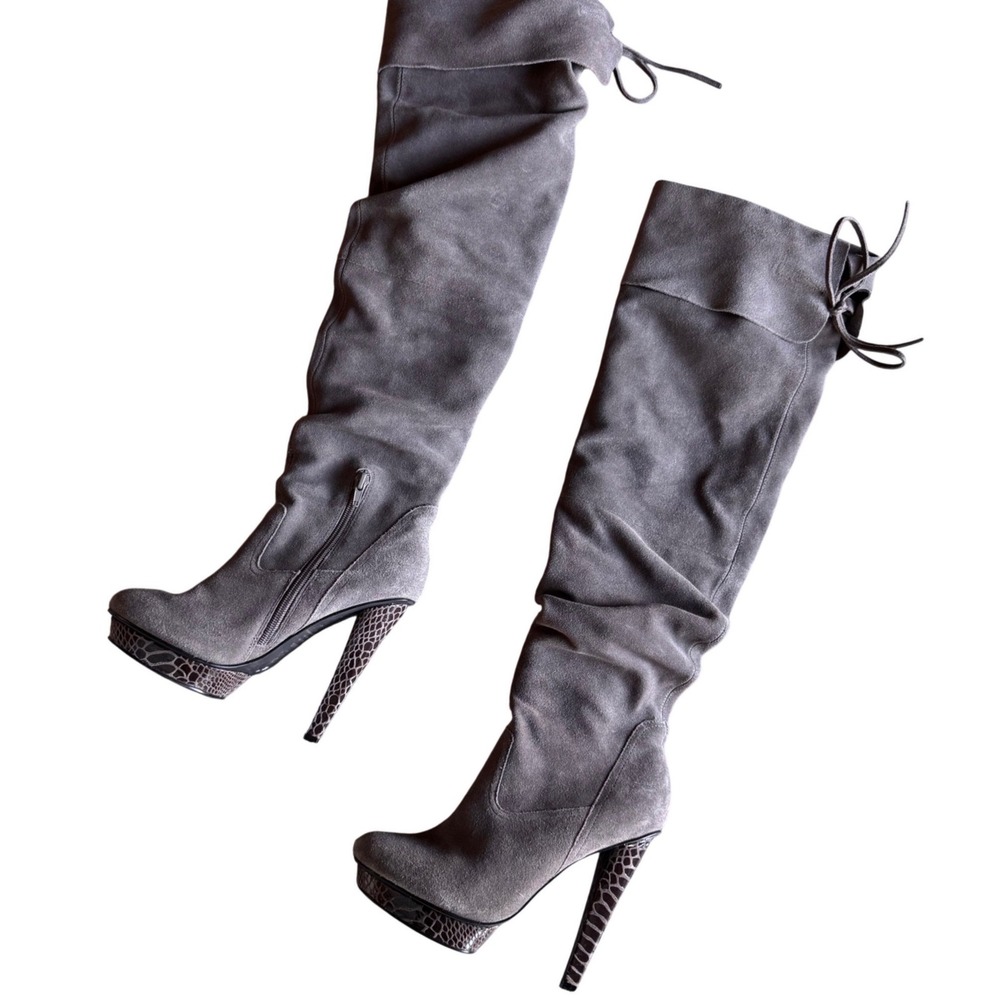 Bakers Women‎ Y2K Knee High Stiletto Boots 6.5B Gray Thick Luxurious Suede Snake